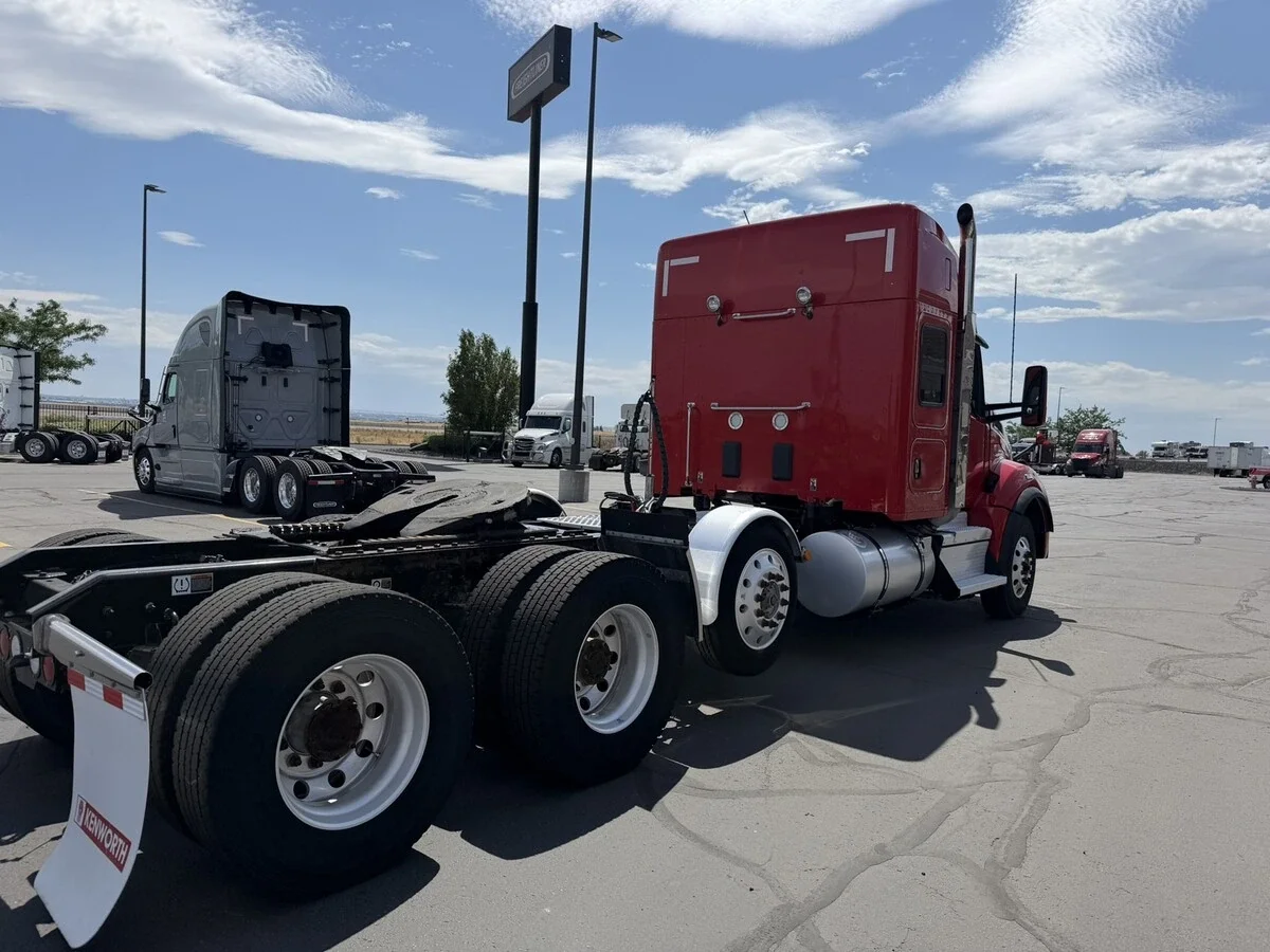 2023 Kenworth T880 — photo 6