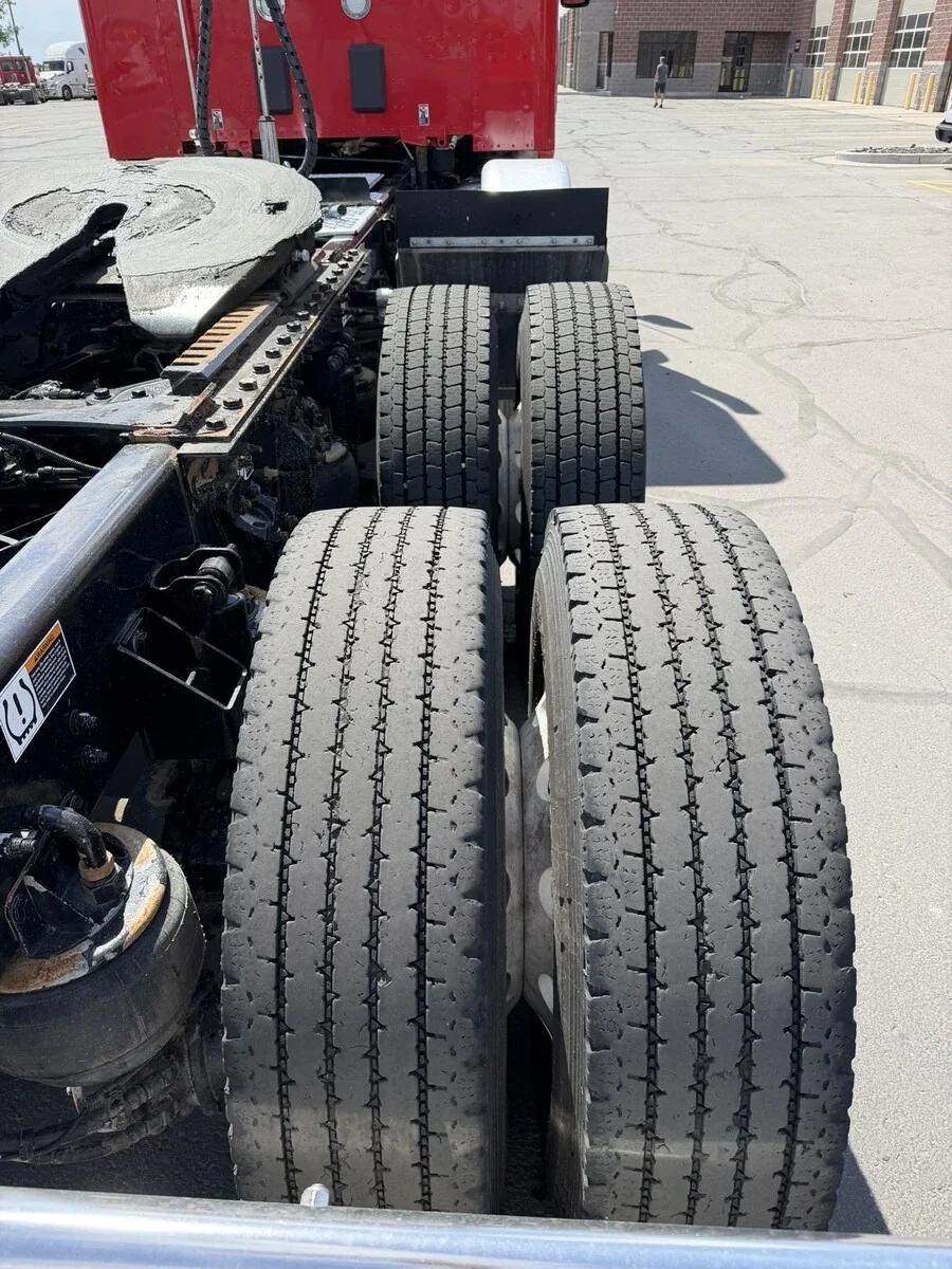 2023 Kenworth T880 — photo 7