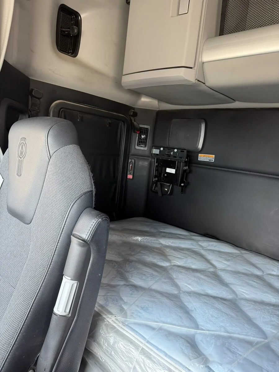 2023 Kenworth T880 — photo 20