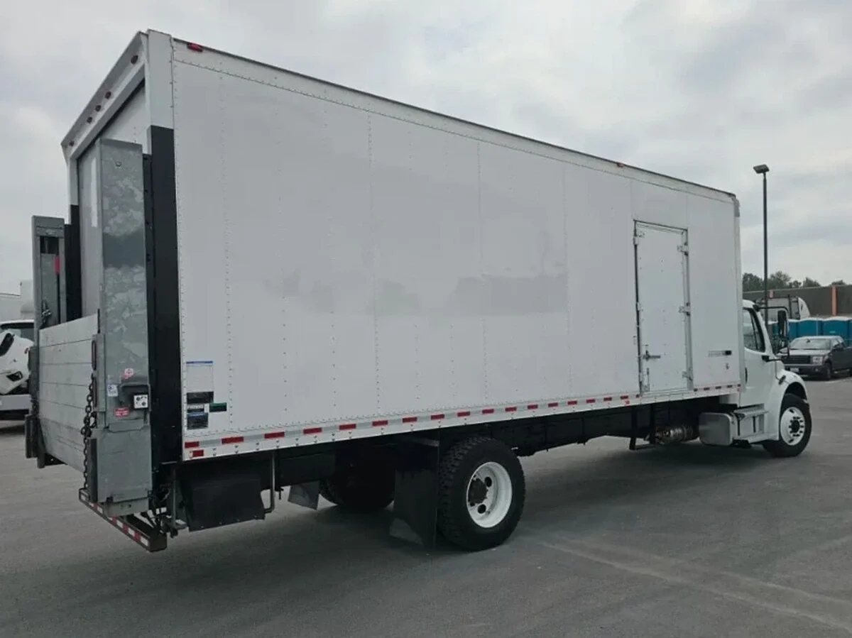 2019 Freightliner M2 106 - image 4