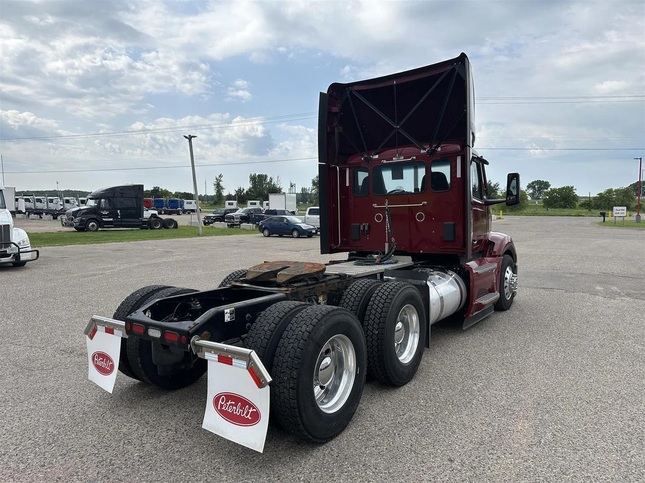 2022 Peterbilt 579 - image 5