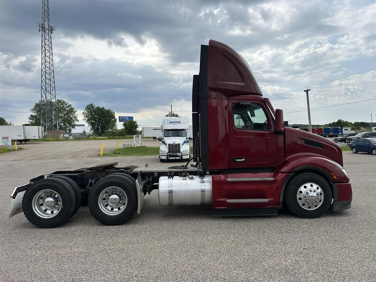 2022 Peterbilt 579 - image 3