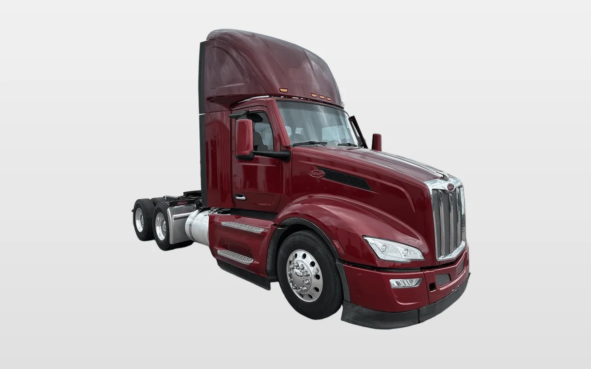 2022 Peterbilt 579 - image 1