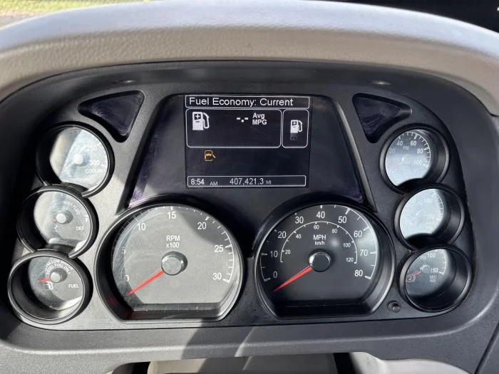 2020 Peterbilt 579 - image 12