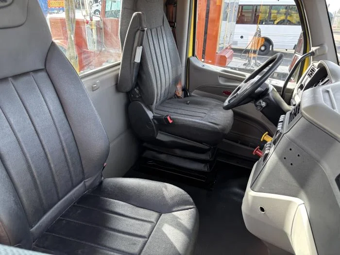 2020 Peterbilt 579 - image 11