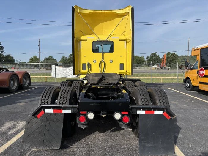 2020 Peterbilt 579 - image 7