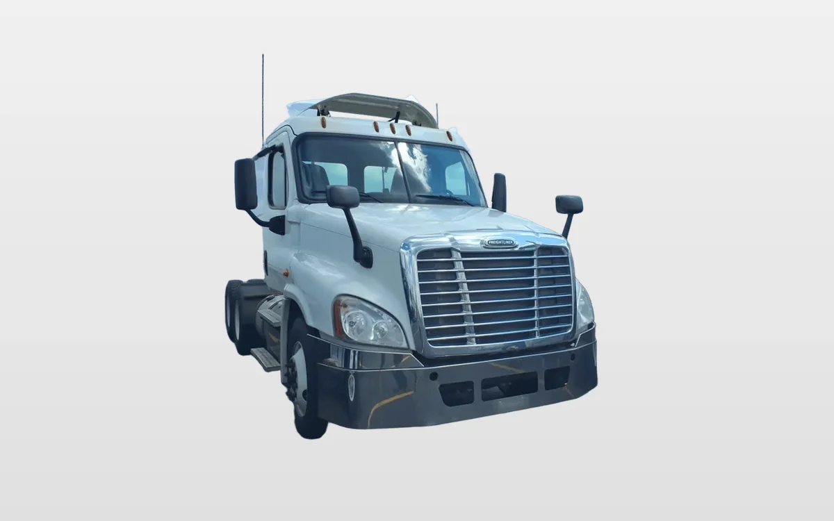 2016 Freightliner Cascadia - image 1