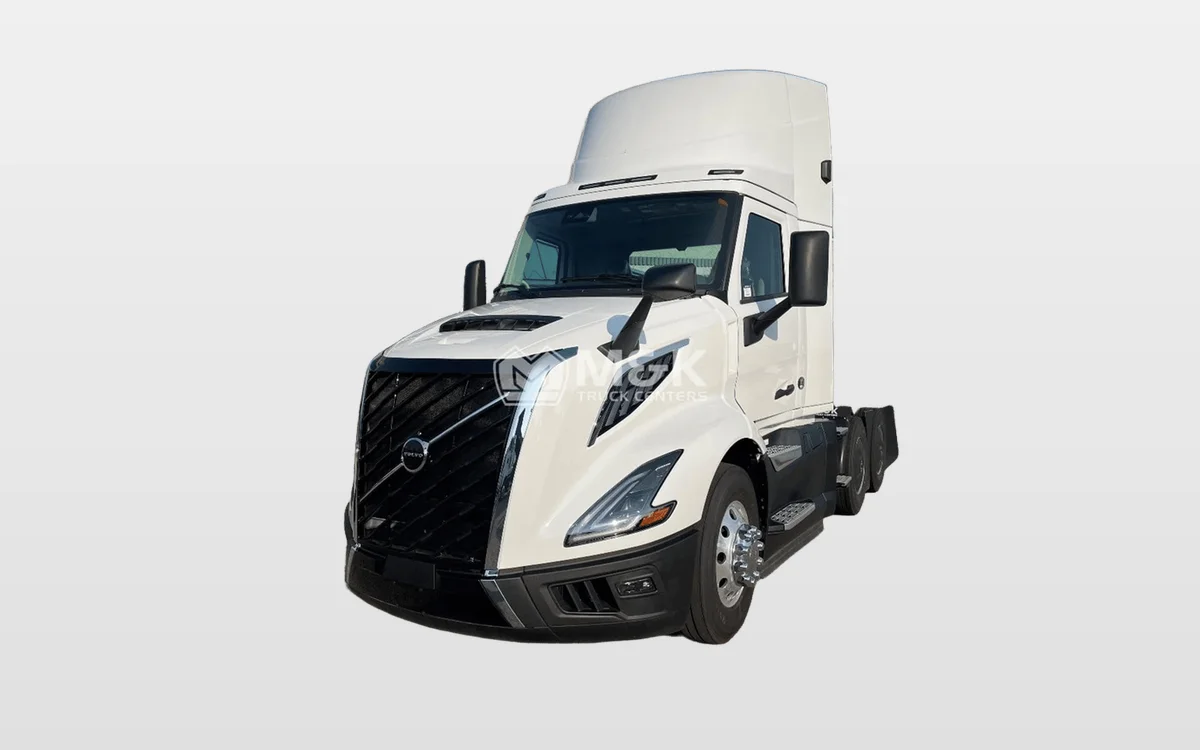 2025 Volvo - image 1