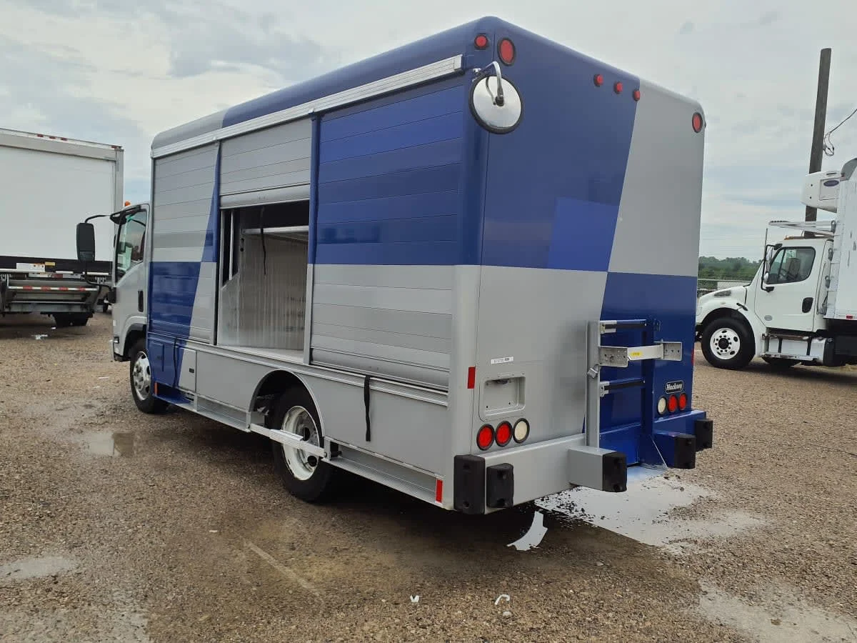 2019 Isuzu NRR in Birmingham, AL — photo 6