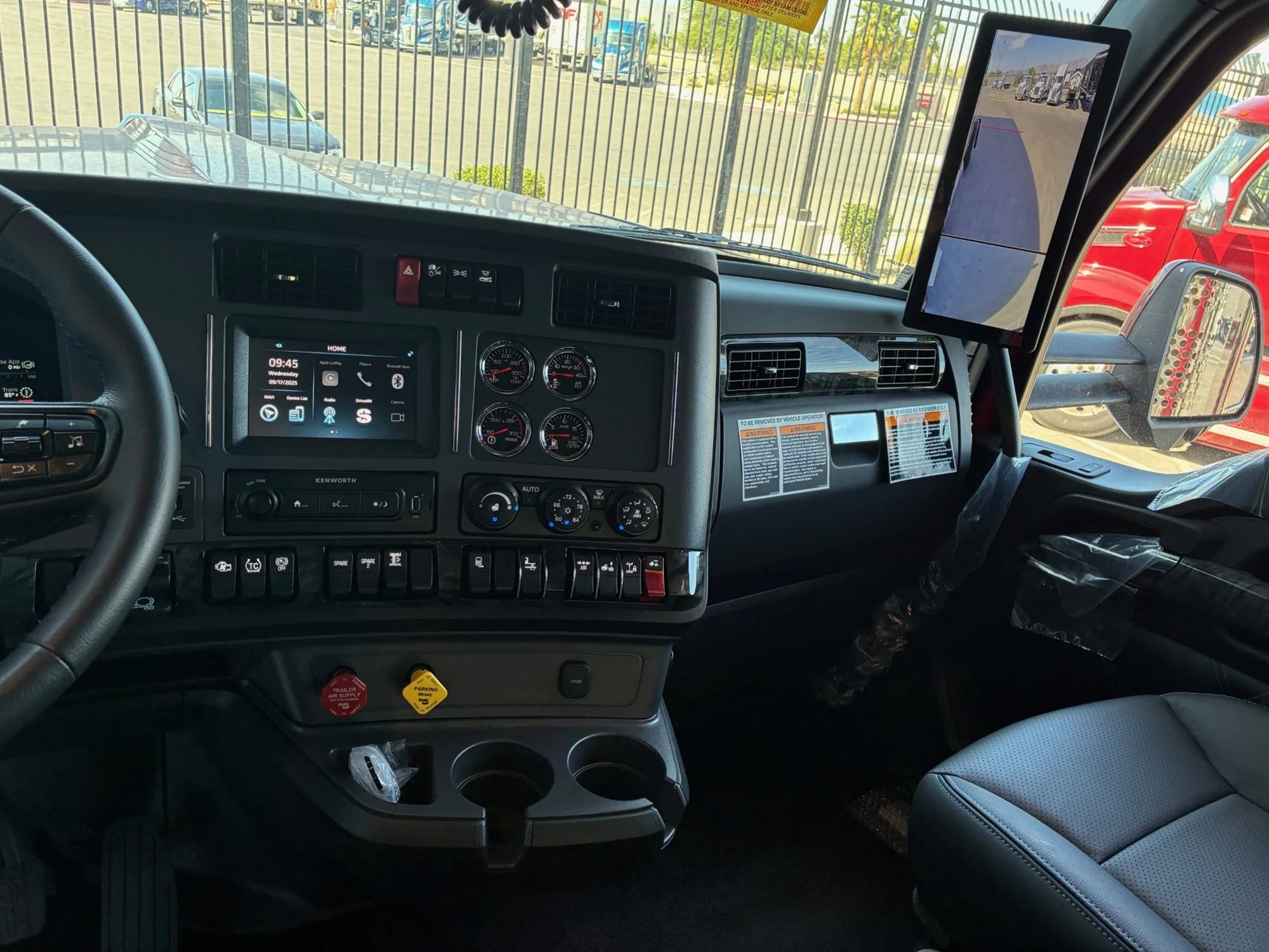 2026 Kenworth W990 - image 6