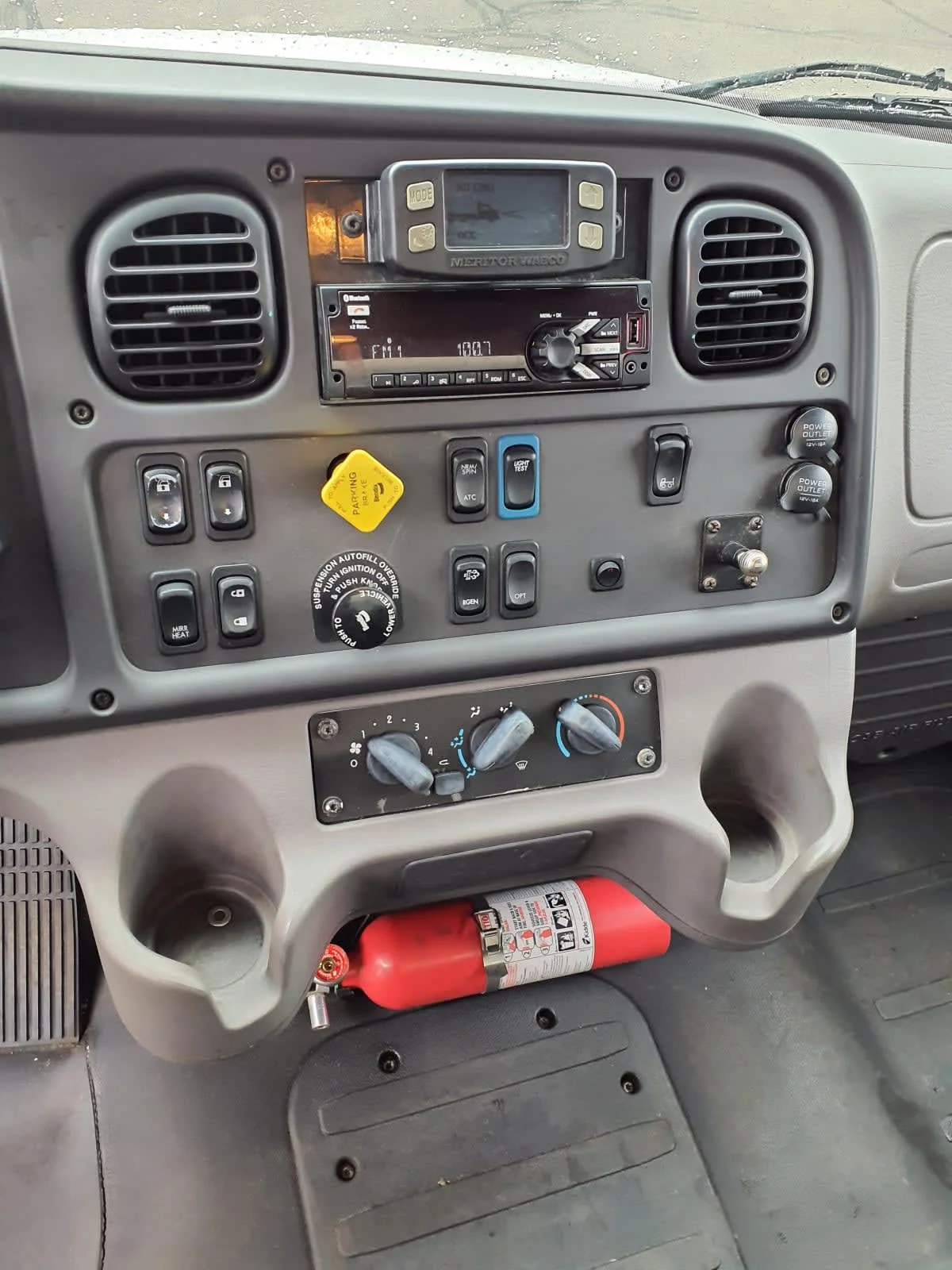 2019 Freightliner M2 106 in Oak Creek, WI — photo 11