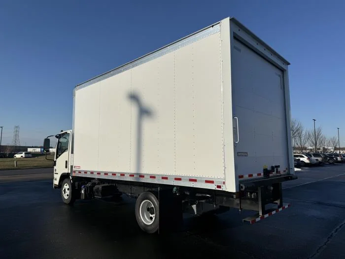 2025 Isuzu NPR - image 13