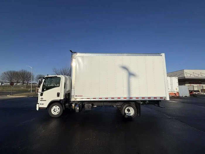 2025 Isuzu NPR - image 14