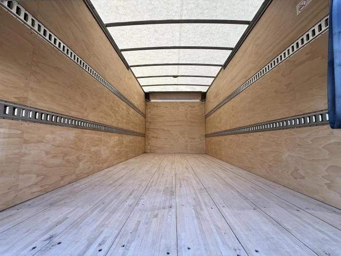 2025 Isuzu NPR - image 10