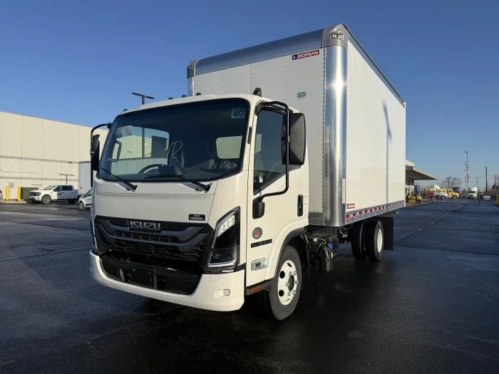 2025 Isuzu NPR - image 2