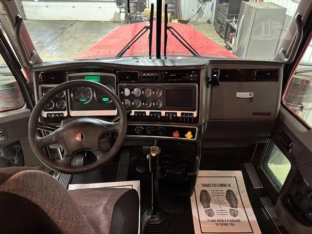 2016 Kenworth W900 in Hartford, SD — photo 15