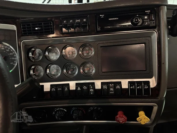 2016 Kenworth W900 in Hartford, SD — photo 16