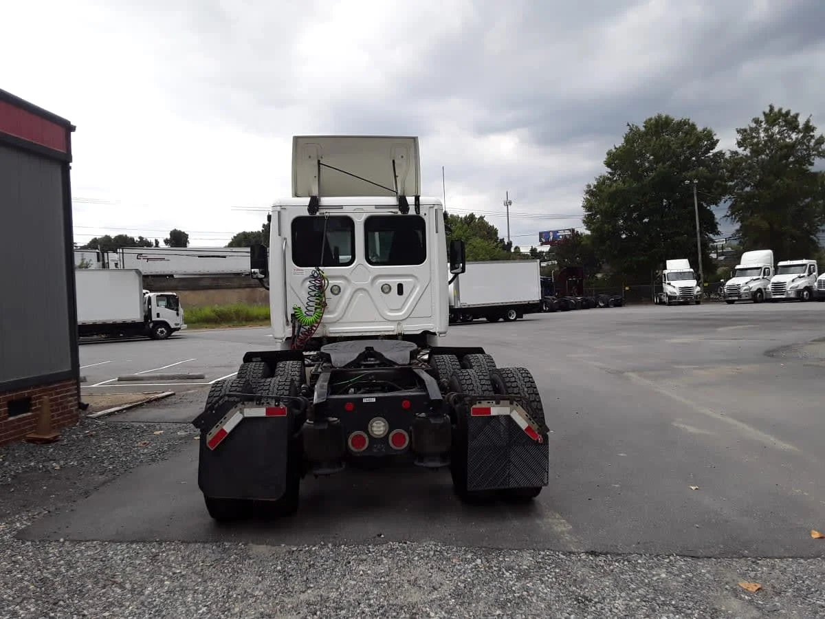 2018 Freightliner Cascadia in Charlotte, NC — photo 5