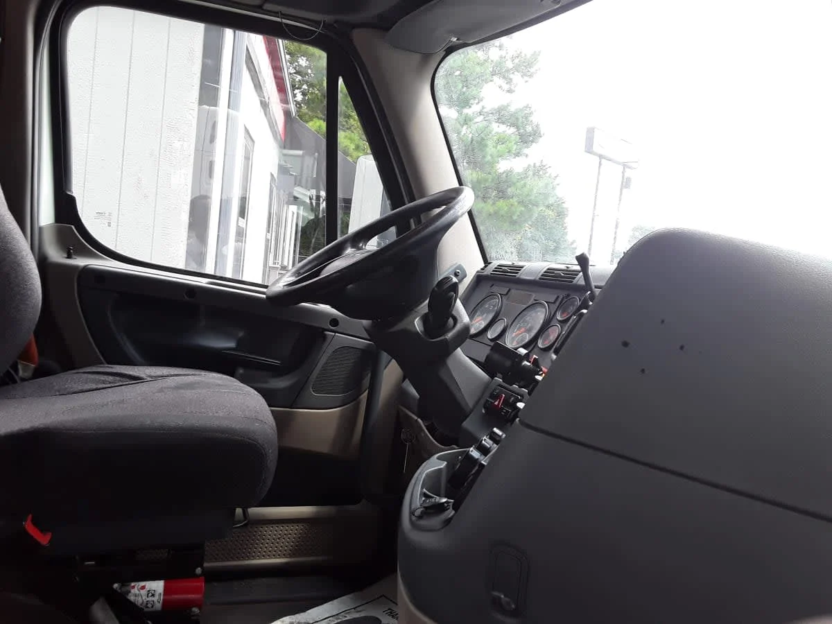 2018 Freightliner Cascadia in Charlotte, NC — photo 6