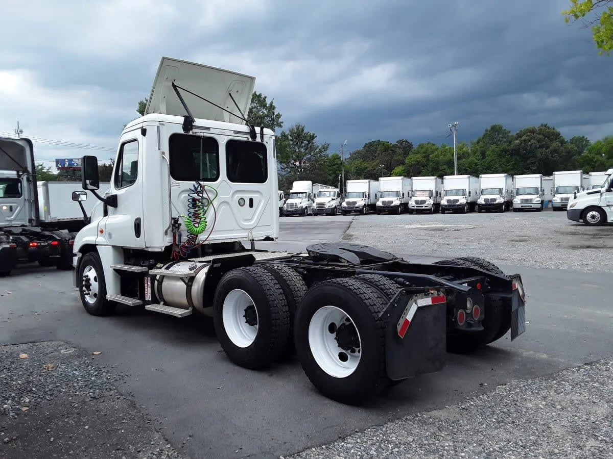 2018 Freightliner Cascadia in Charlotte, NC — photo 7