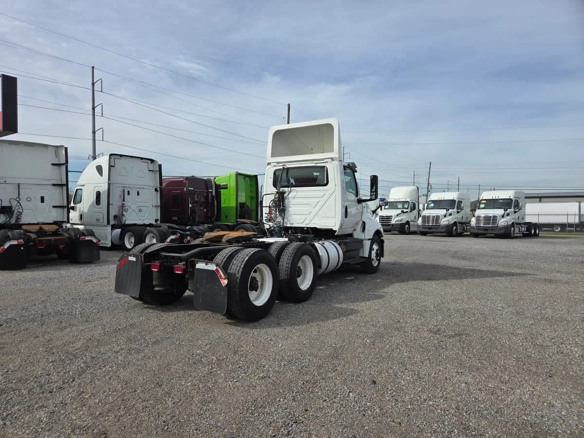 2019 International LT in St. Rose, LA — photo 4