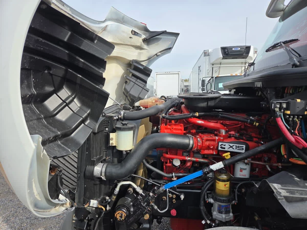 2019 International LT in St. Rose, LA — photo 8