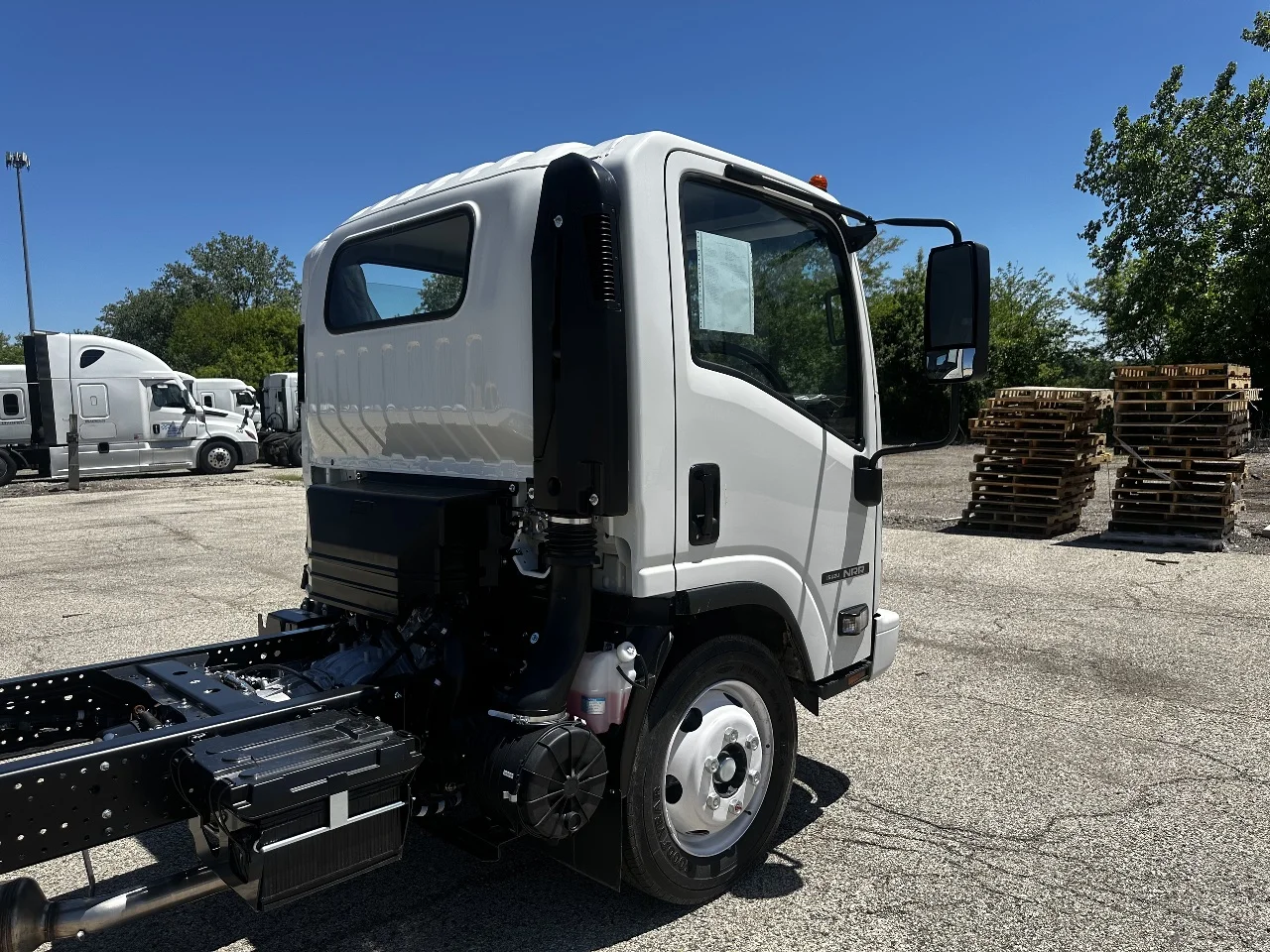 2025 Isuzu in York Street Elmhurst, IL — photo 7