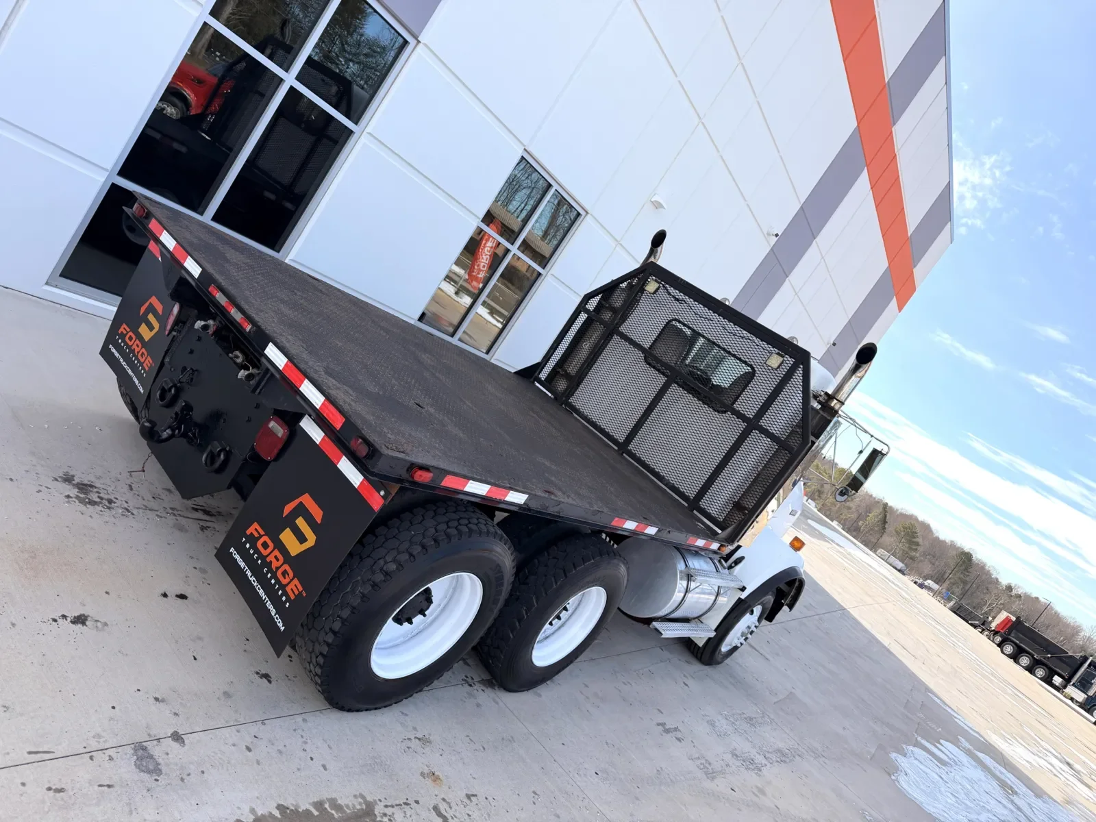 2004 Kenworth T800 - image 11