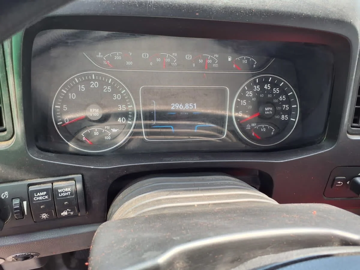 2023 International MV in Commerce City, CO — photo 13