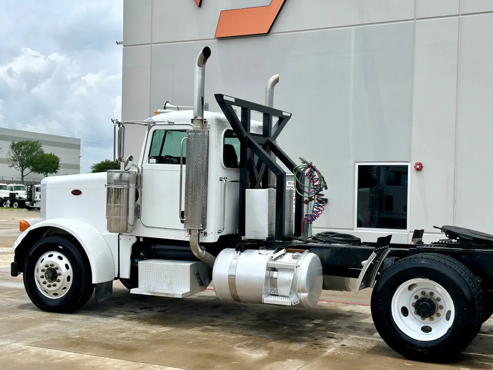 2005 Peterbilt 379 in Hutchins, TX — photo 8