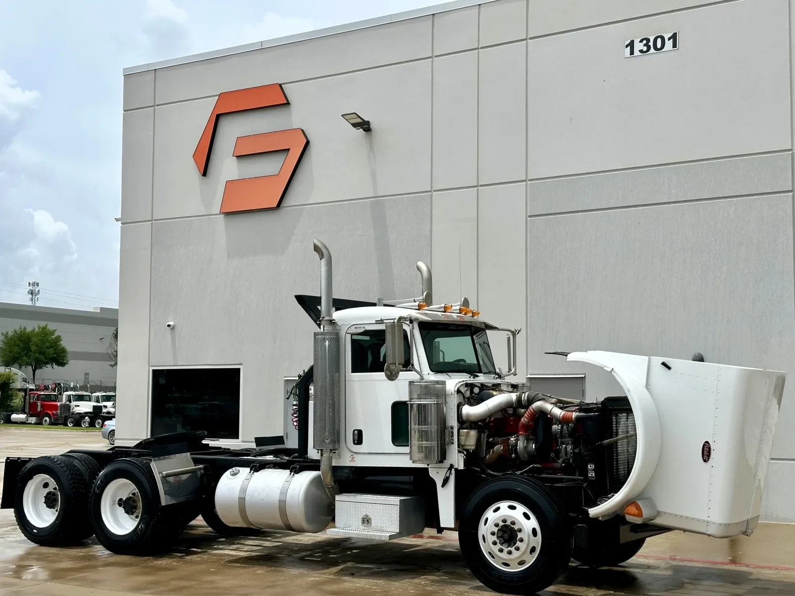 2005 Peterbilt 379 in Hutchins, TX — photo 9