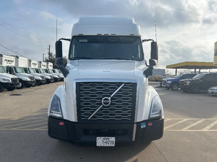 2023 Volvo VNL 760 - image 2