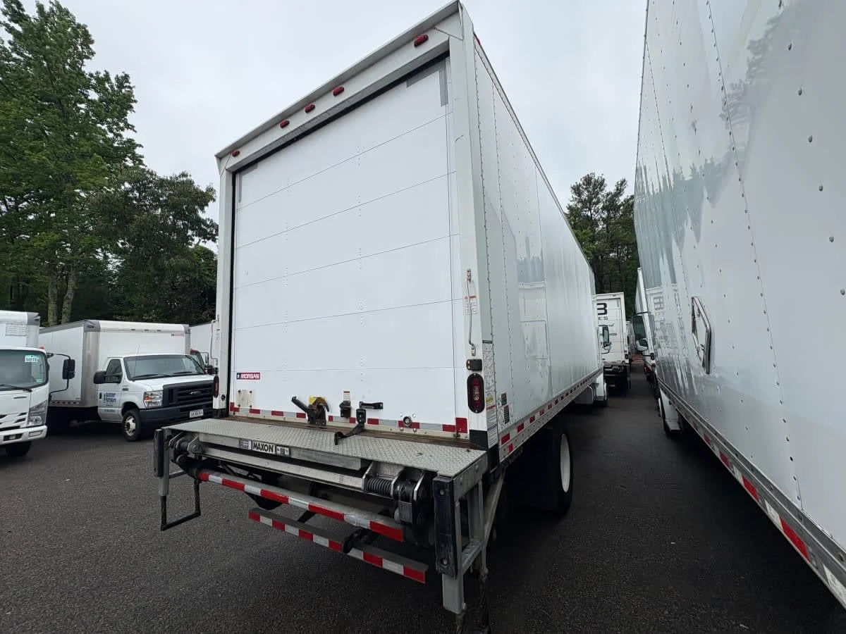 2019 Freightliner M2 106 in Ashland, VA — photo 4