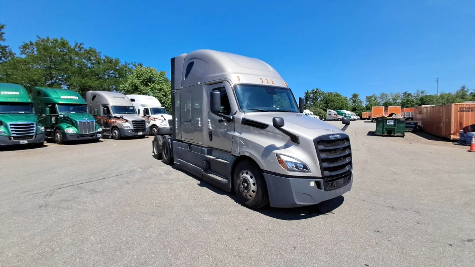 2023 Freightliner Cascadia in Shrewsbury, MA