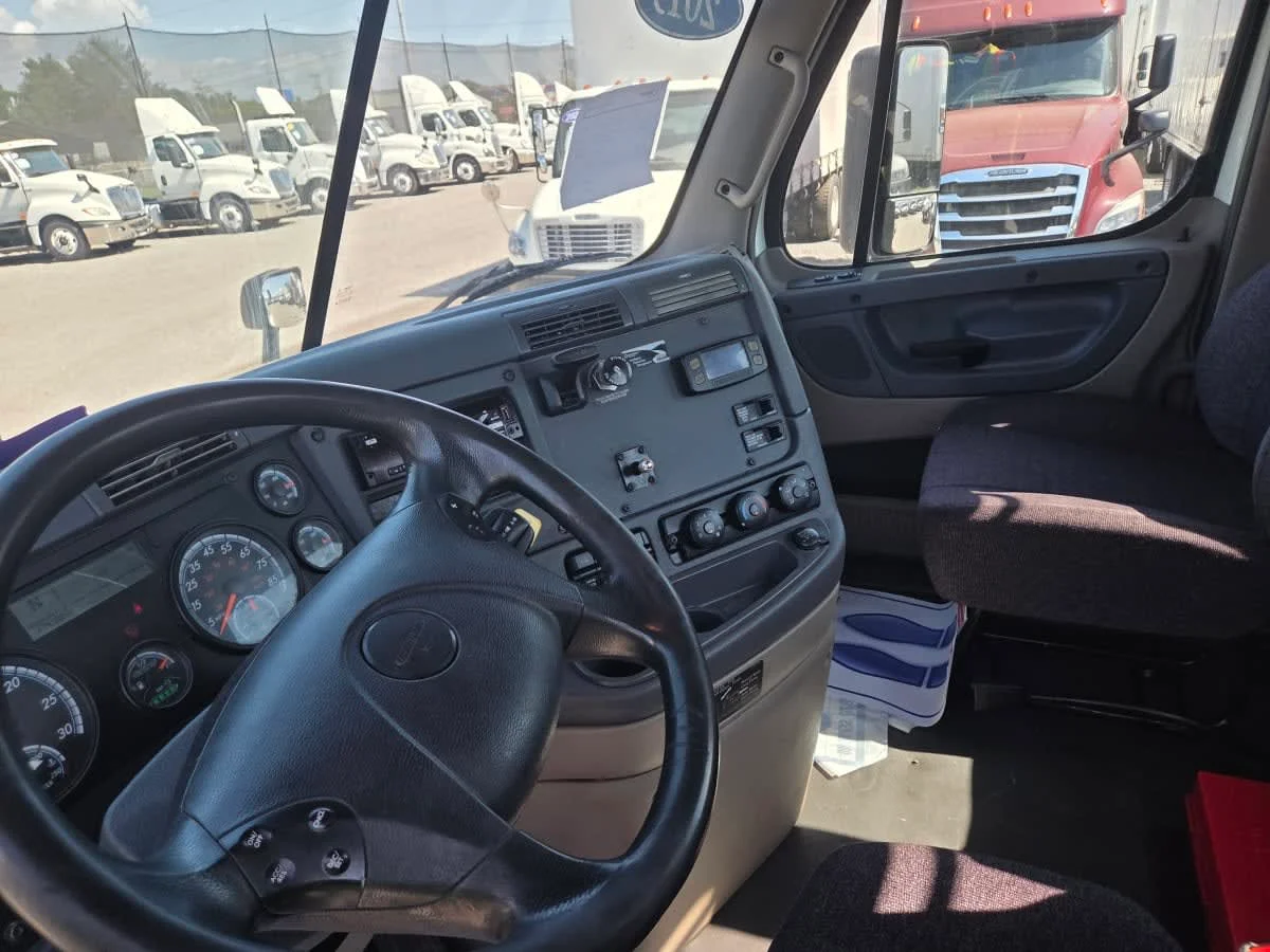 2019 Freightliner Cascadia in St. Rose, LA — photo 7