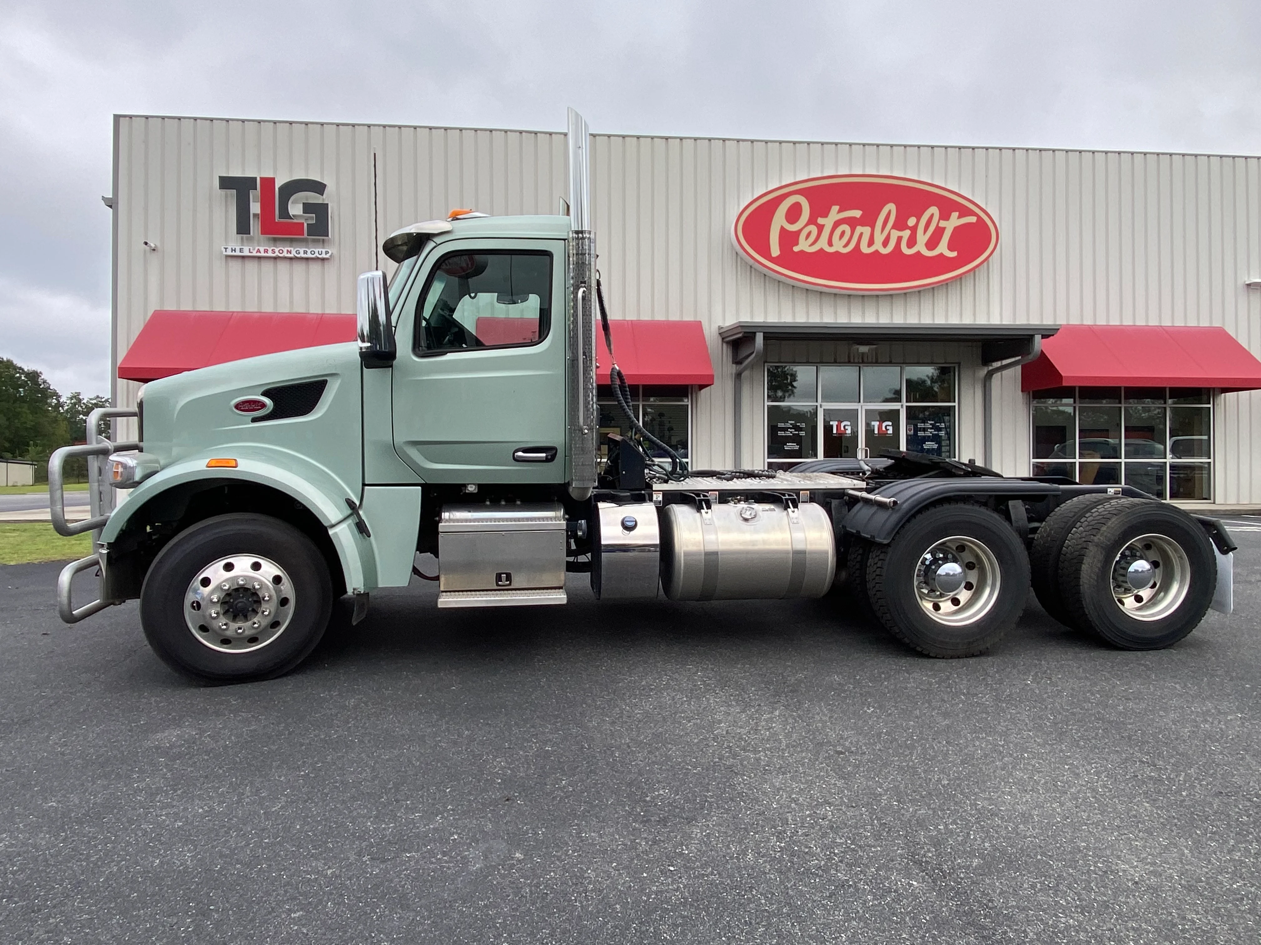 2023 Peterbilt 567 in Raleigh, NC — photo 2