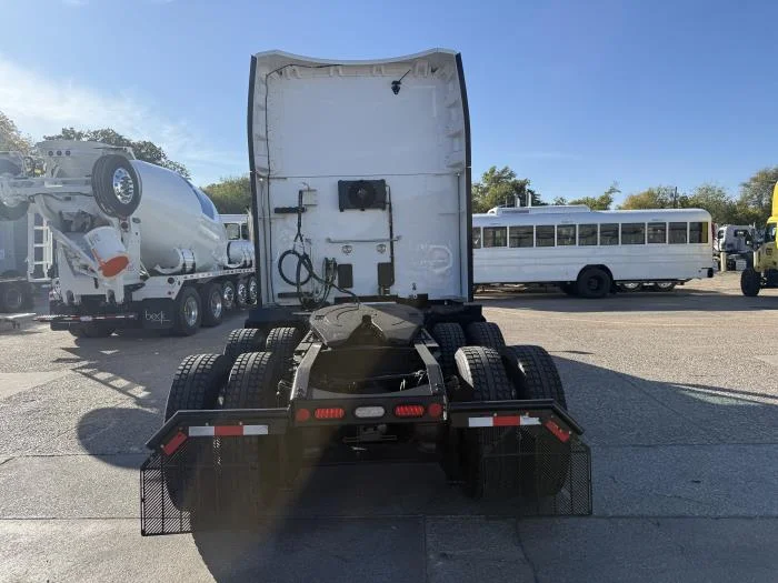 2022 Peterbilt 579 - image 36