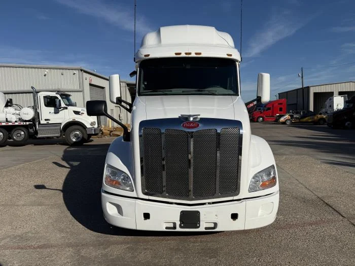 2022 Peterbilt 579 - image 21
