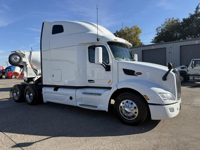 2022 Peterbilt 579 - image 26