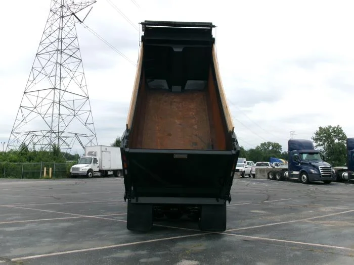 2026 International HX — photo 10