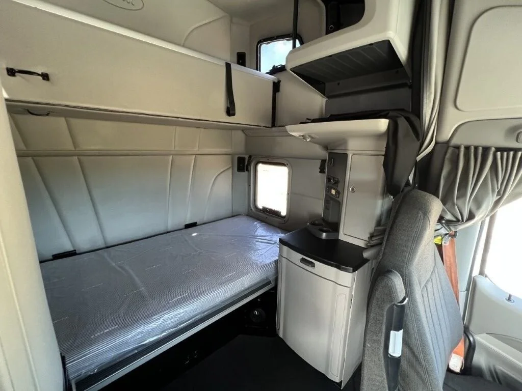 2021 Peterbilt 579 in Greensboro, NC — photo 11