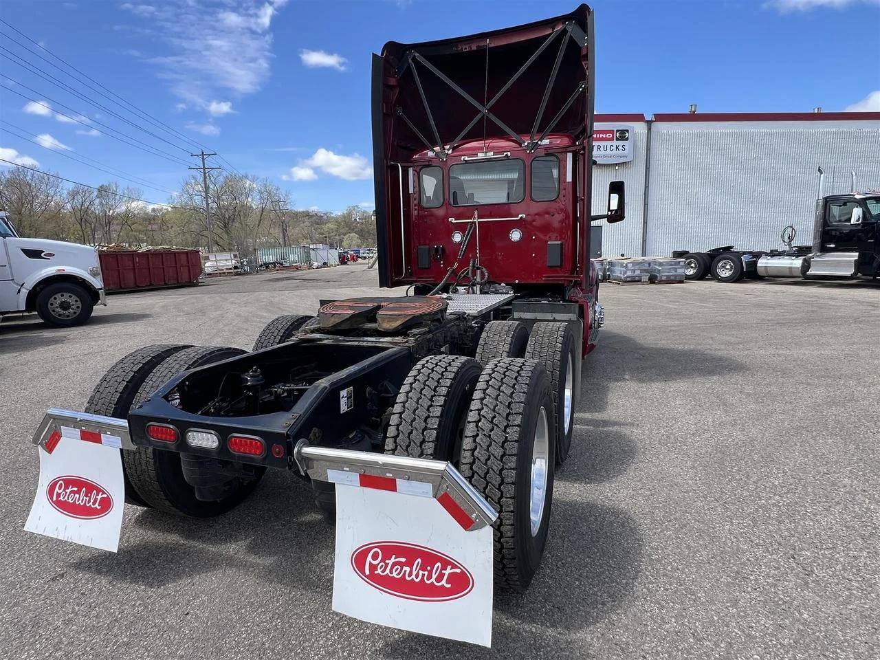 2022 Peterbilt 579 in Fargo, ND — photo 3