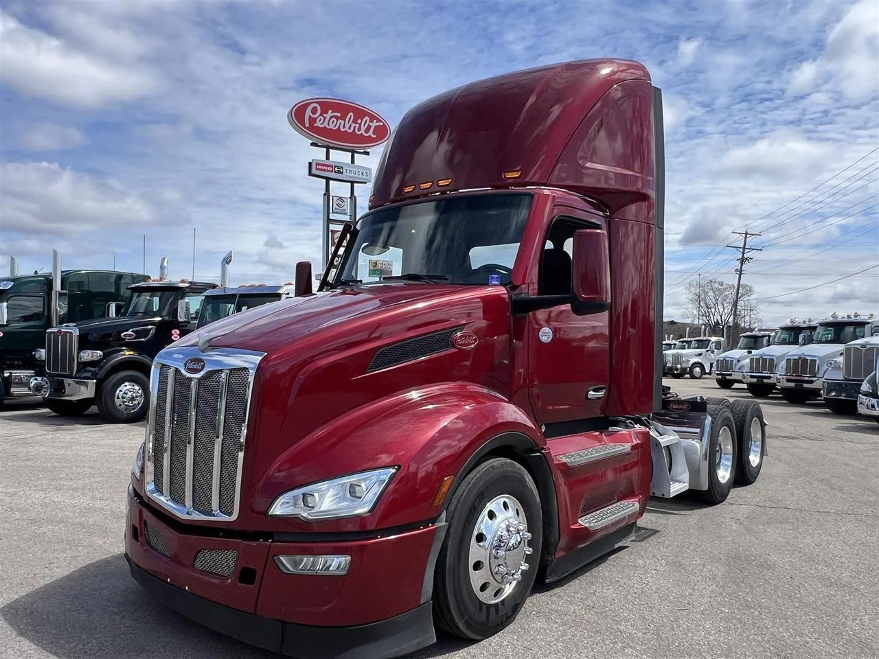 2022 Peterbilt 579 in Fargo, ND — photo 12