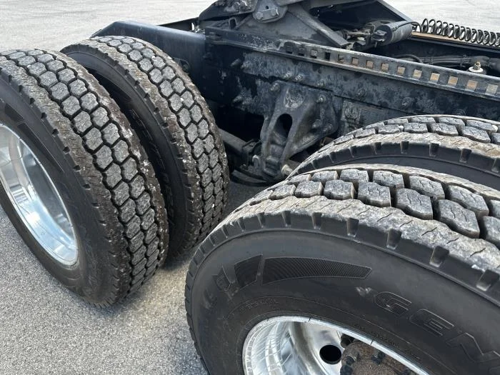 2021 Peterbilt 579 in Austin, TX — photo 9