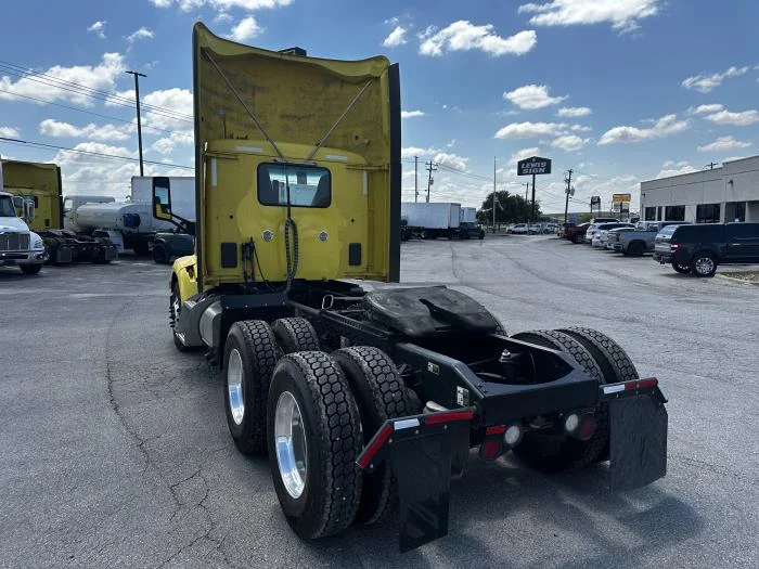 2021 Peterbilt 579 in Austin, TX — photo 6