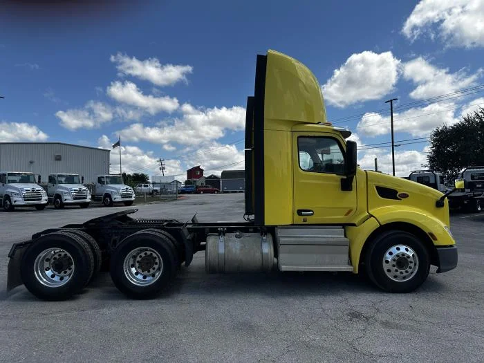 2021 Peterbilt 579 in Austin, TX — photo 8