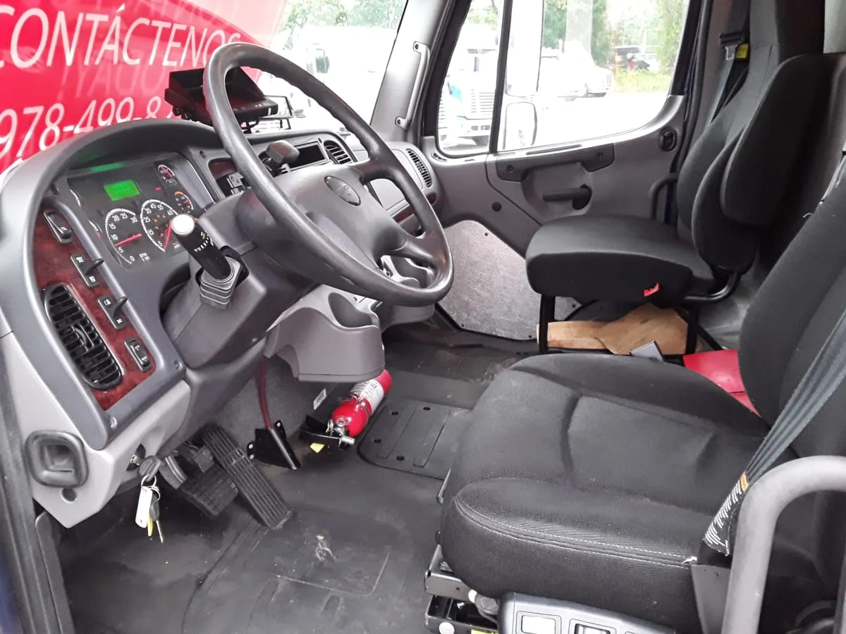 2019 Freightliner M2 106 - image 8