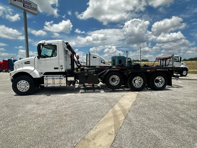 2020 Volvo VHD 300 in San Antonio, TX — photo 5