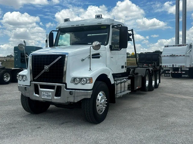 2020 Volvo VHD 300 in San Antonio, TX