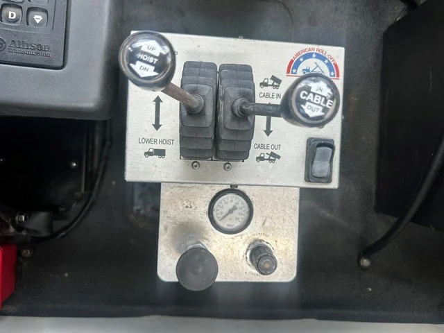 2020 Volvo VHD 300 in San Antonio, TX — photo 13